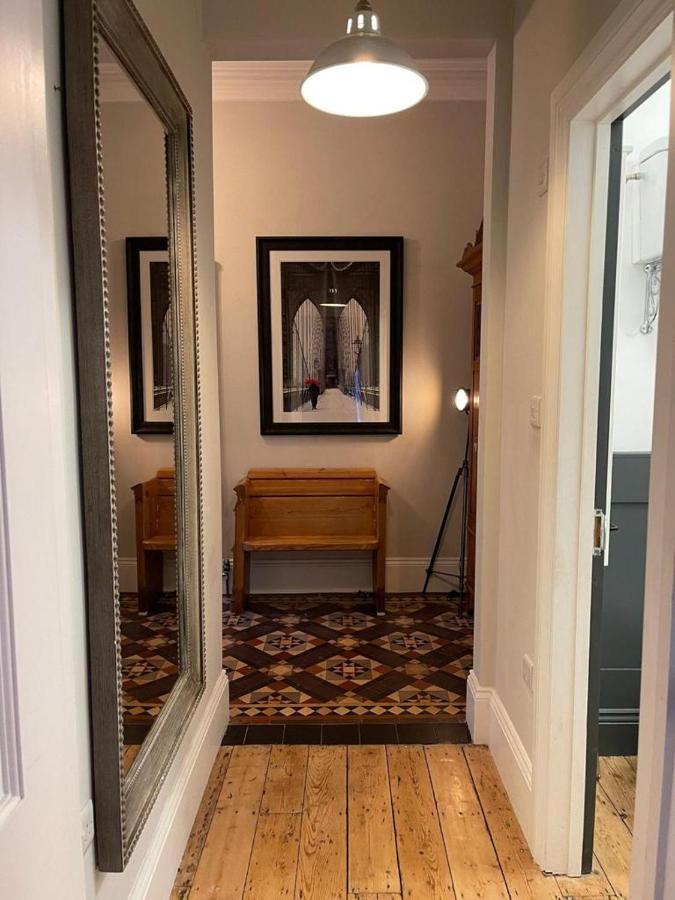 Urban Suites Stunning Victorian 3 Bed 2bath With Free Parking Apartment *