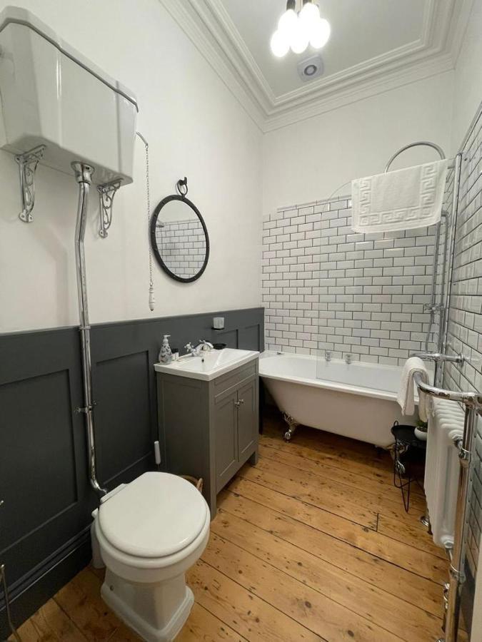 Urban Suites Stunning Victorian 3 Bed 2bath With Free Parking Apartment